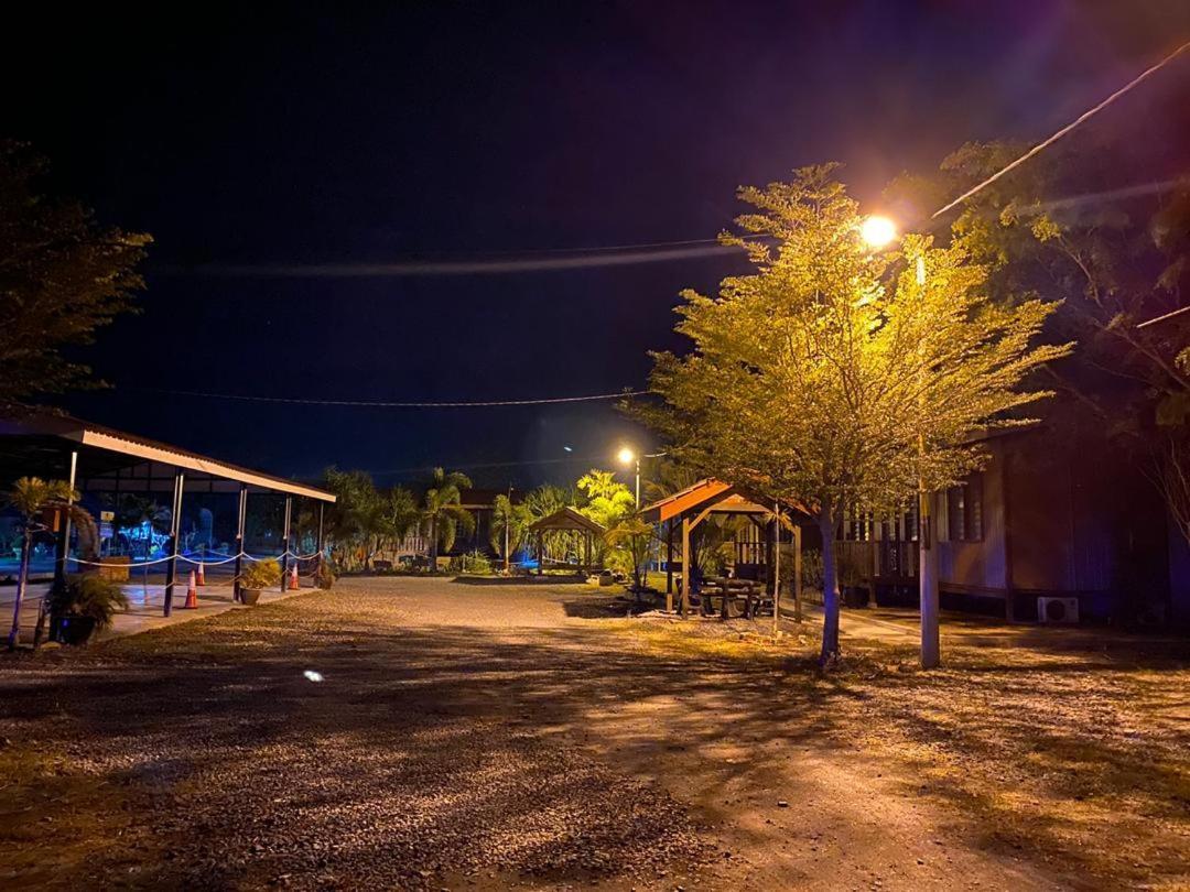 Tamteh Homestay Ayer Hitam Exterior foto