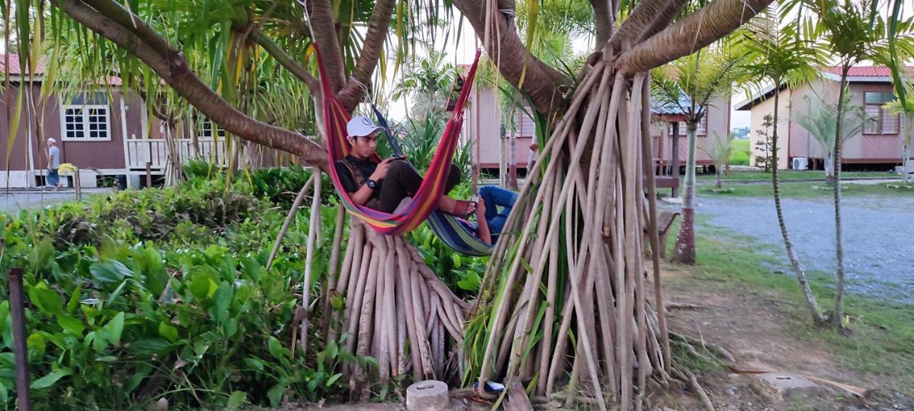 Tamteh Homestay Ayer Hitam Exterior foto