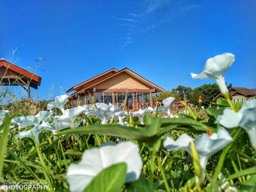 Tamteh Homestay Ayer Hitam Exterior foto
