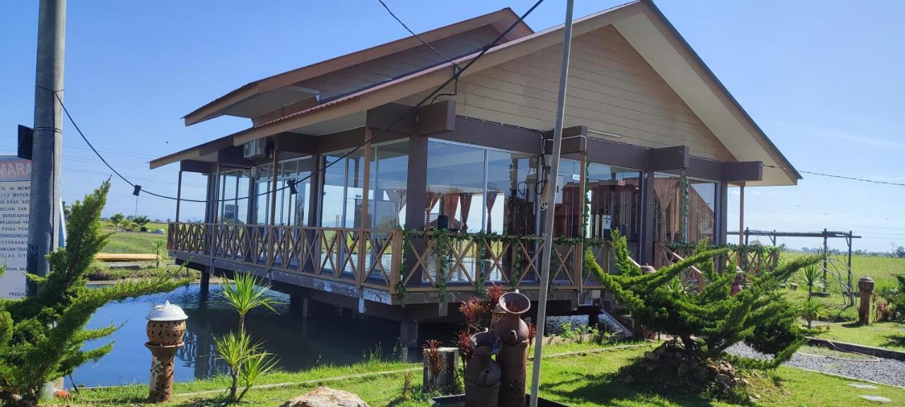 Tamteh Homestay Ayer Hitam Exterior foto