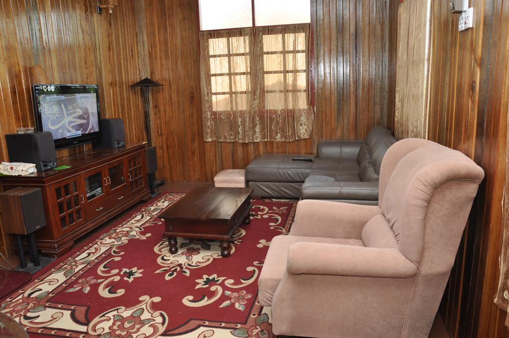 Tamteh Homestay Ayer Hitam Habitación foto